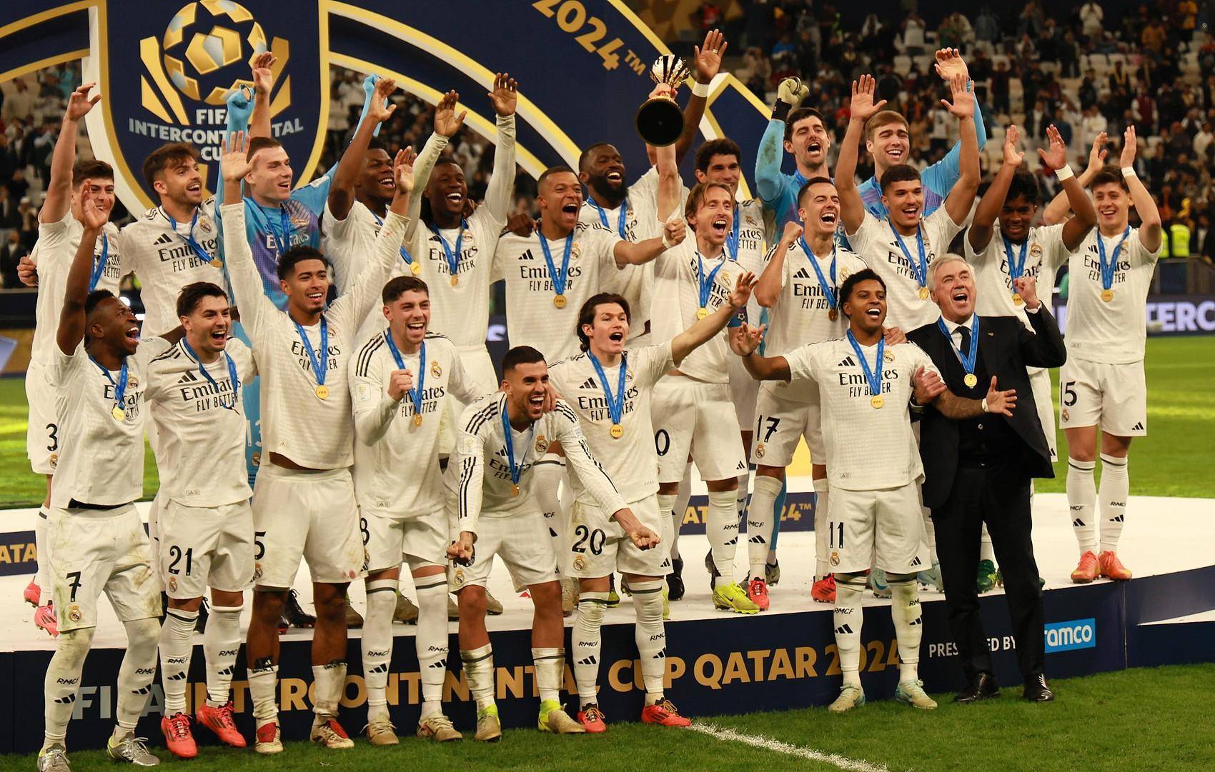 递手向中路 递手向中路